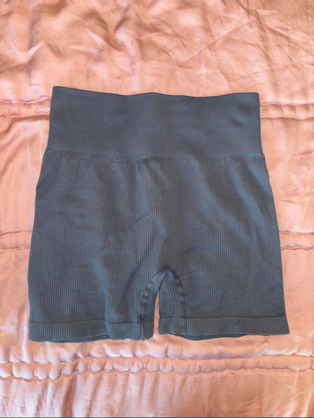 High-Waist Ribbed Women’s Bike Shorts - Charcoal Gray